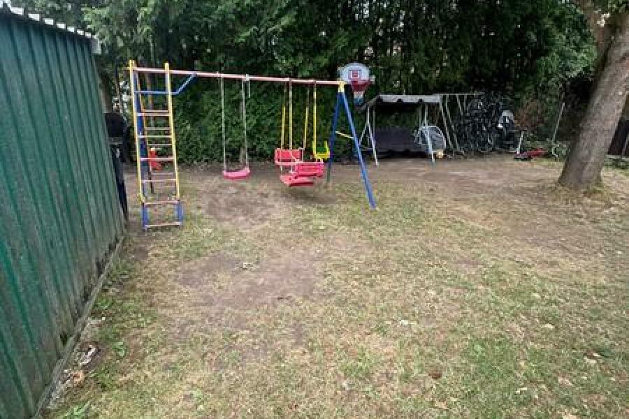 28 Kinderspielplatz
