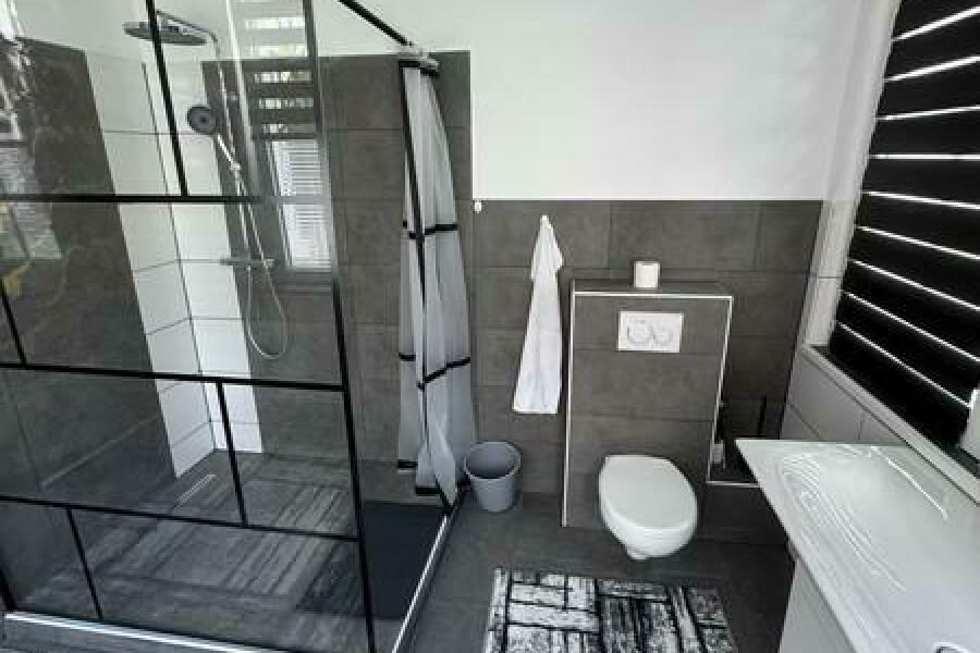 14 Du WC WB