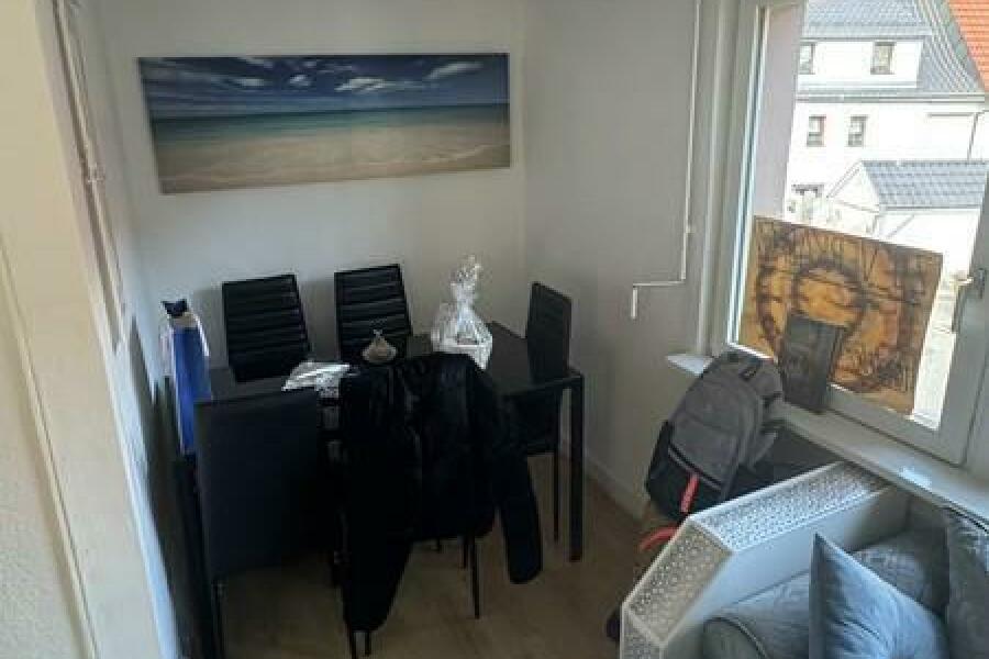 13 Eßzimmer und Wohnzimmer