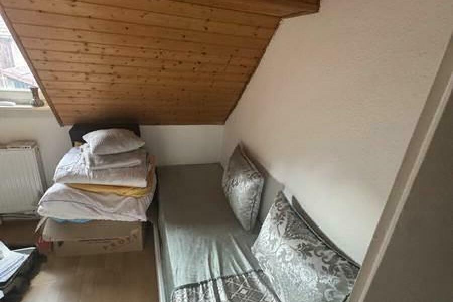 26 Schlafzimmer