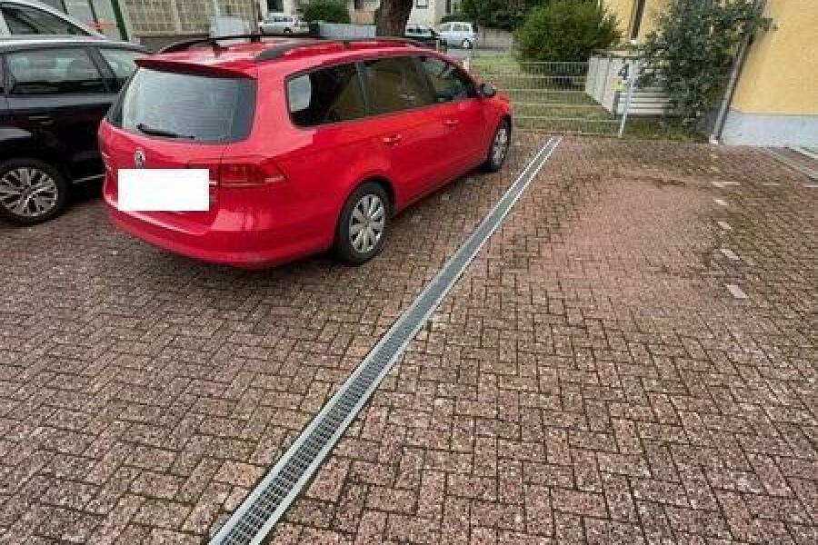 2 Stellplatz vor dem Haus