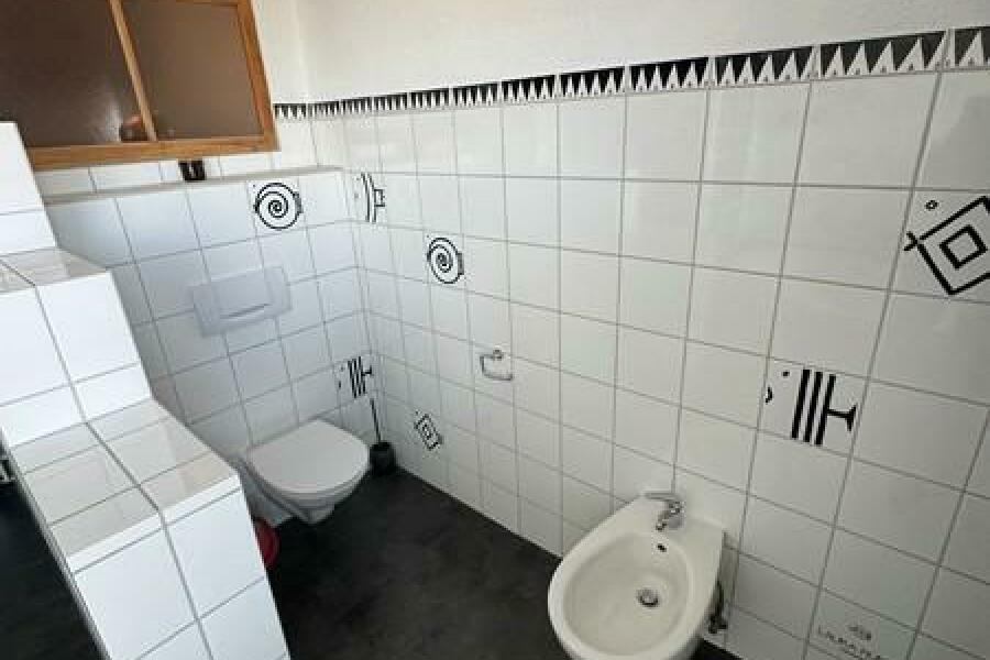 17 Bidet und WC