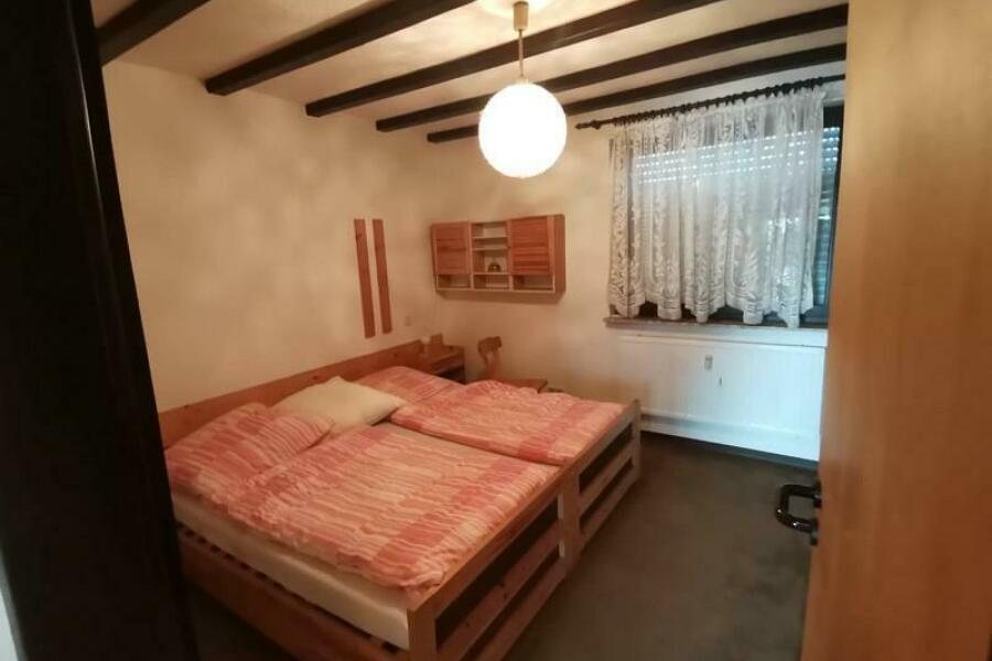 11 Schlafzimmer