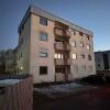 4 Hofseite mit Parkplätzen und Garagenzufahrt