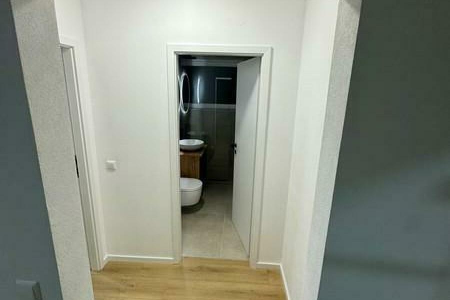 11 WoZi Blick Rtg Bad und SZi