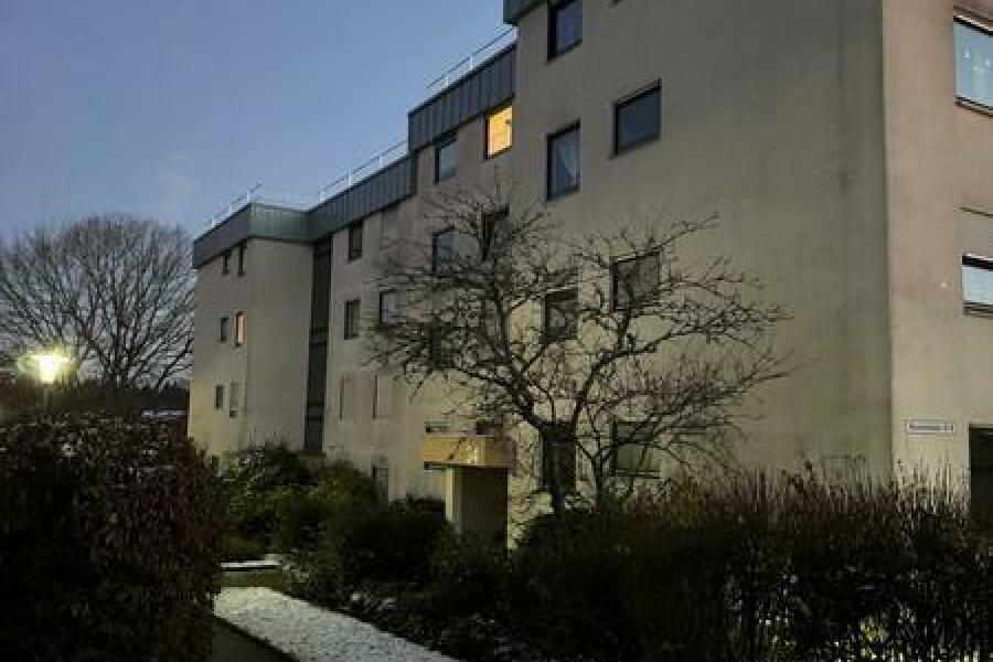 1 Wohnanlage Front mit Haupteingang