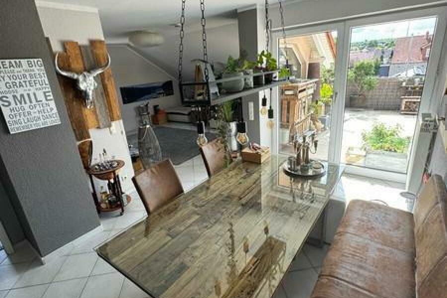 20 Eßzimmer Blick ins Wonhzimmer