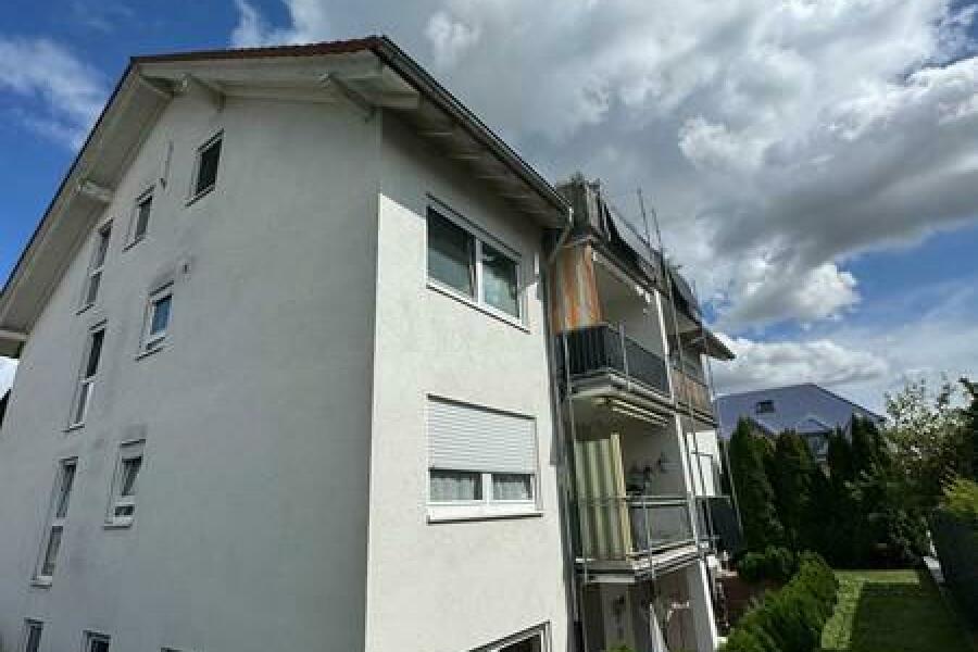 8a Seite mit B alkonen und Dachterrasse