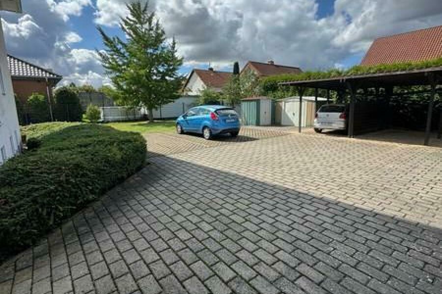 5 Hof Garten Carport