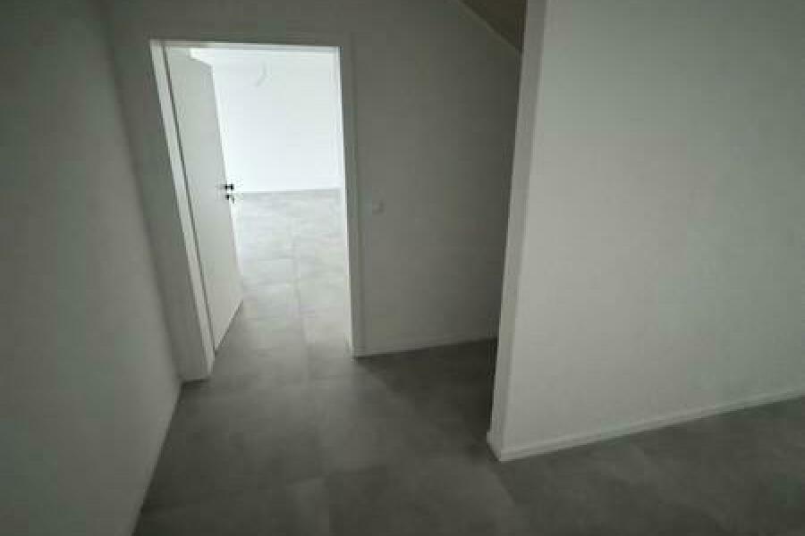 25 Wohnungstür EG re
