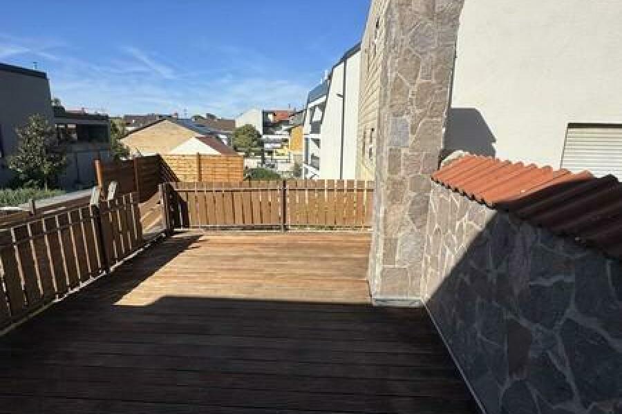 8c Dachterrasse mit Dekokamin