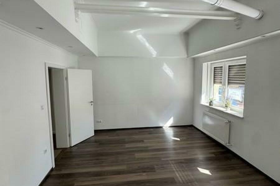 24 Schlafzimmer oder Wohnzimmer