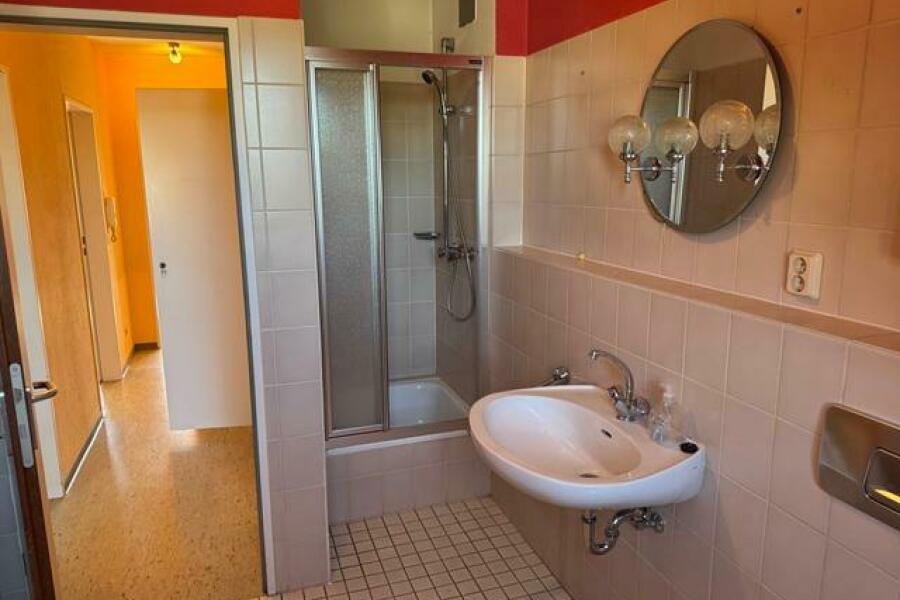IB8-1 Badezimmer