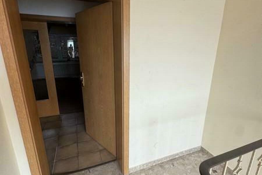 9 Eingang in Wohnung