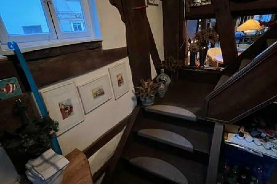 17 Treppenhaus zum OG