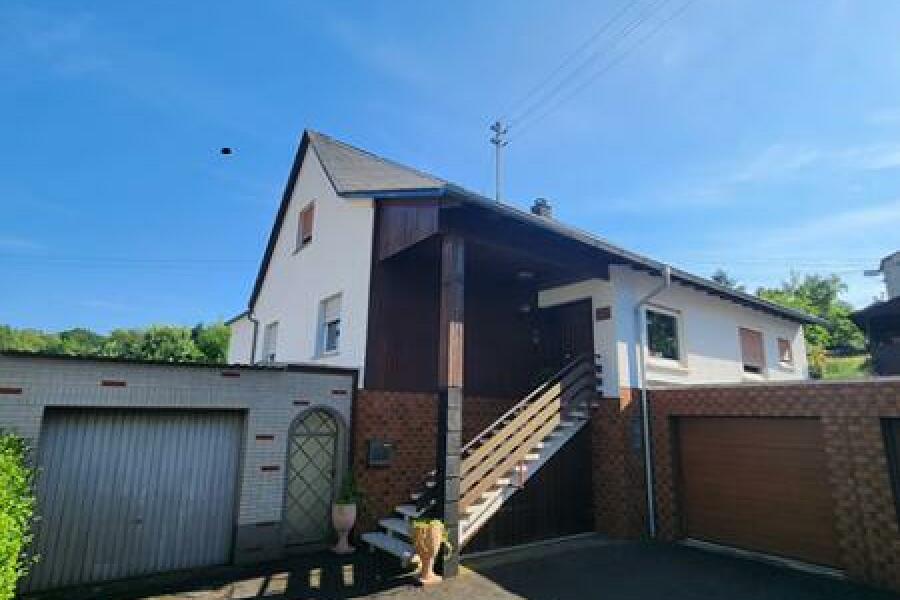 HB1 Ansicht Zufahrt-Hof