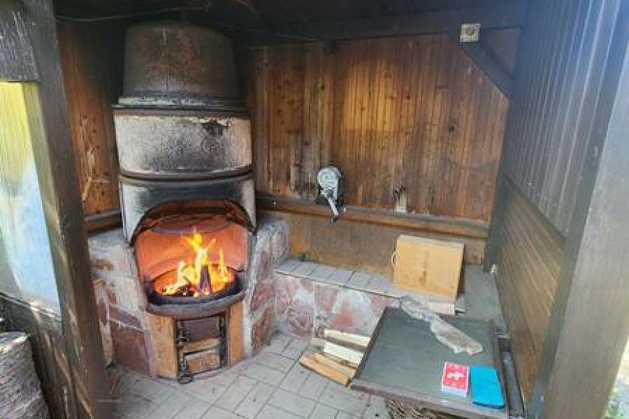 HB27 Grillplatz Gartenhaus