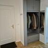3 Eingangstür und Garderobe