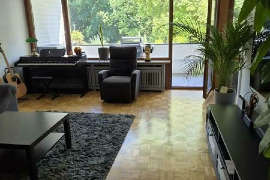 17 Wohnzimmer - Balkon