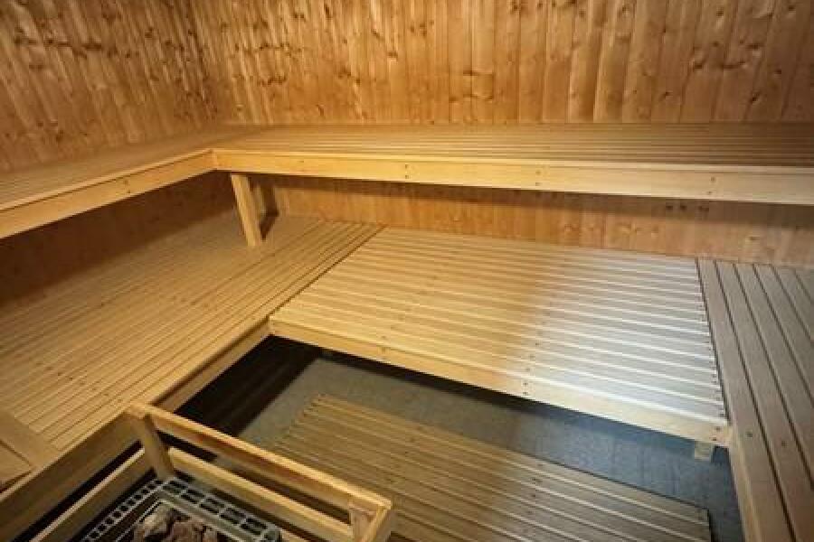 32 Sauna (2)