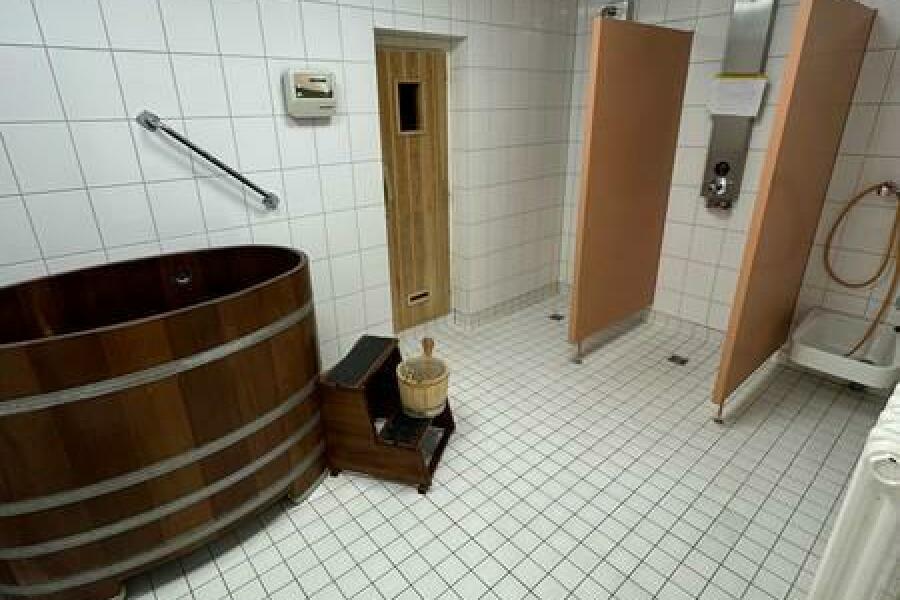 33 Sauna