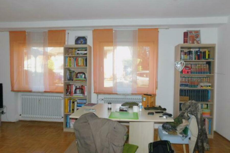 LB40-1 Wohnzimmer Souterrain Whg.