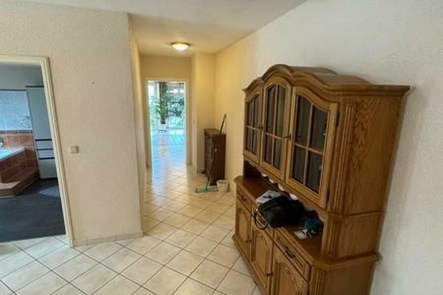 34 Flur Blick Rtg. WoZi