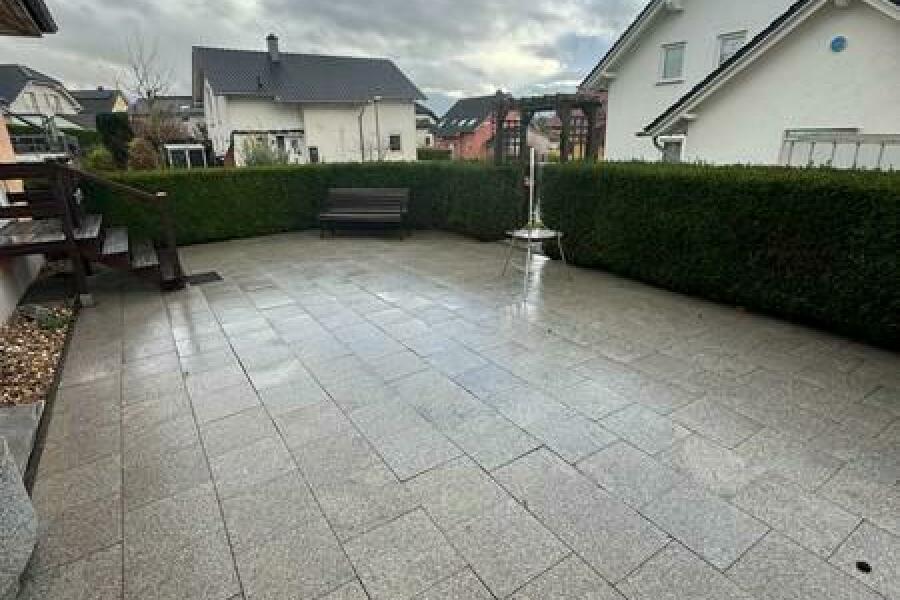 9 Terrasse mit Schwenker