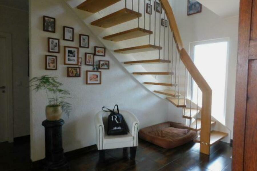 BB11 Diele-Treppenaufgang