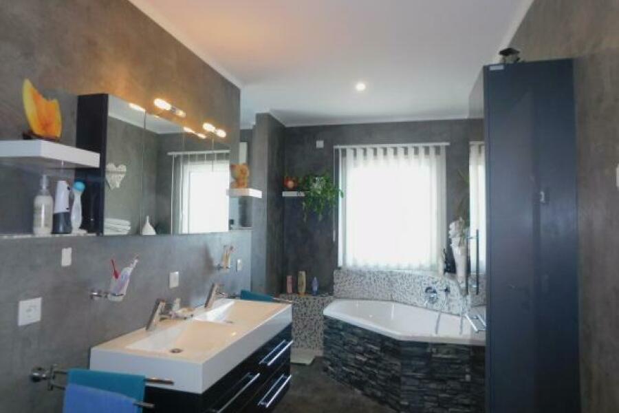 BB25 Badezimmer im OG