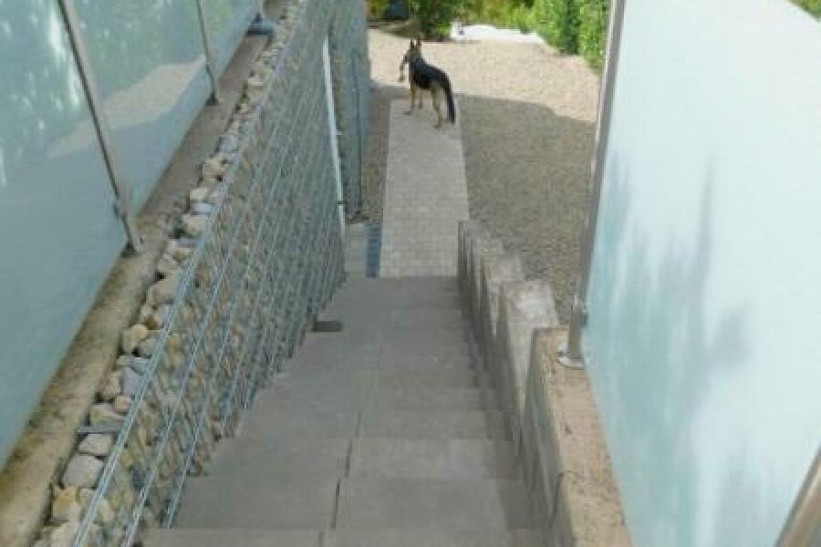 BB30 Treppe zum Garten