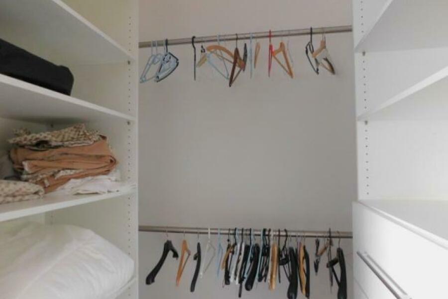 KB17 Einbau Kleiderschrank