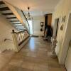 38 Flur mit Treppenhaus