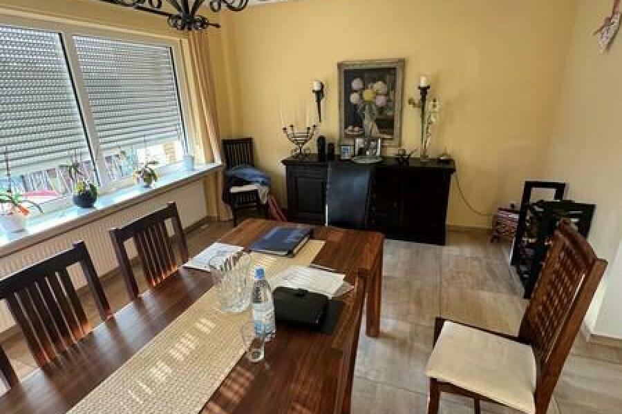 27 Eßzimmer