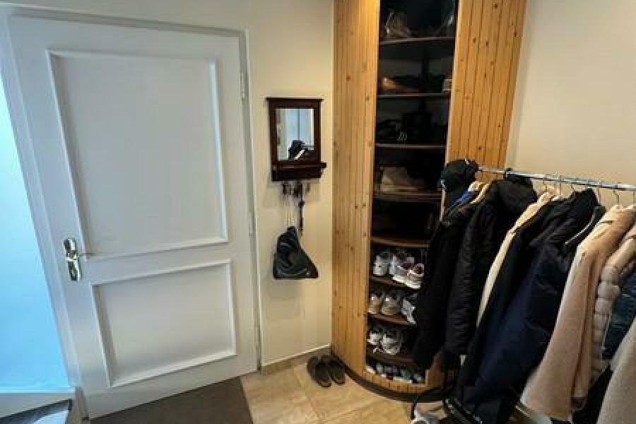 44 Flur mit Schuhschrank