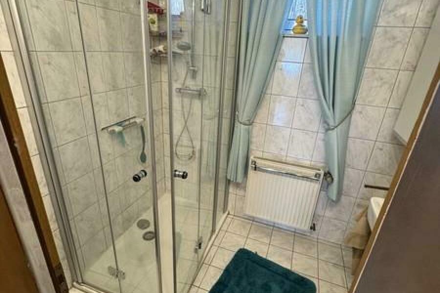 47 begehbare Du - Bad ELW