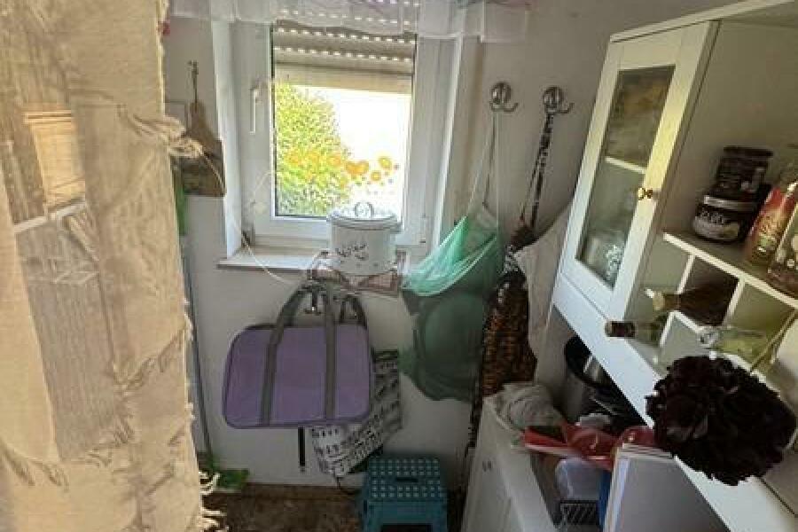 30 Abstellraum neben Küche