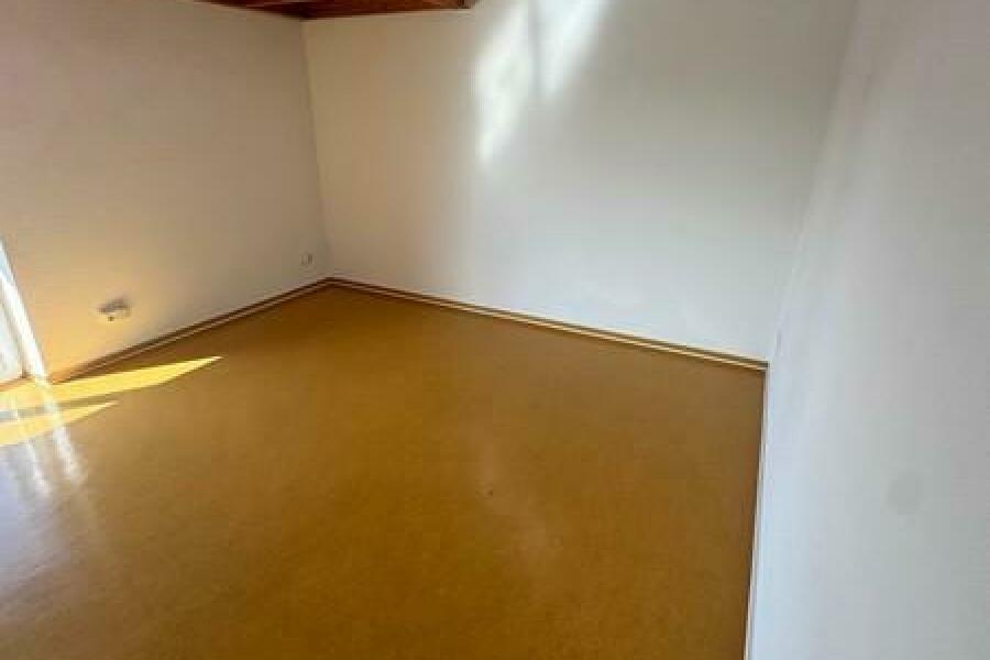 30 Zimmer OG mit Galeria und Balkon