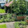 49 Garten mit Laube