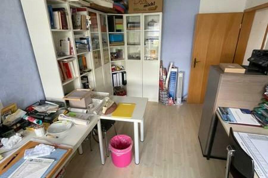22 HH Arbeitszimmer