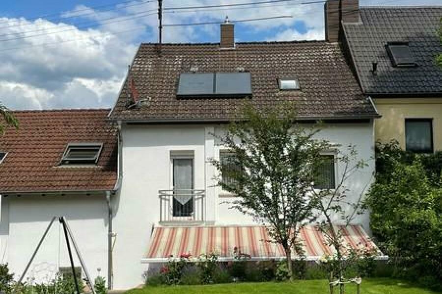 61 Rückansicht mit Solarzellen