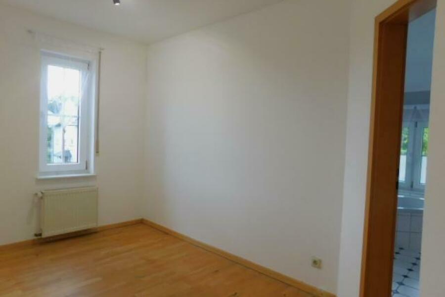 EB16 Ankleide Elternschlafzimmer