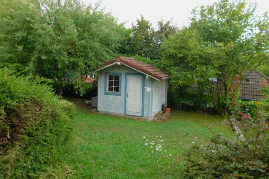 EB24 Garten m. Gartenhaus