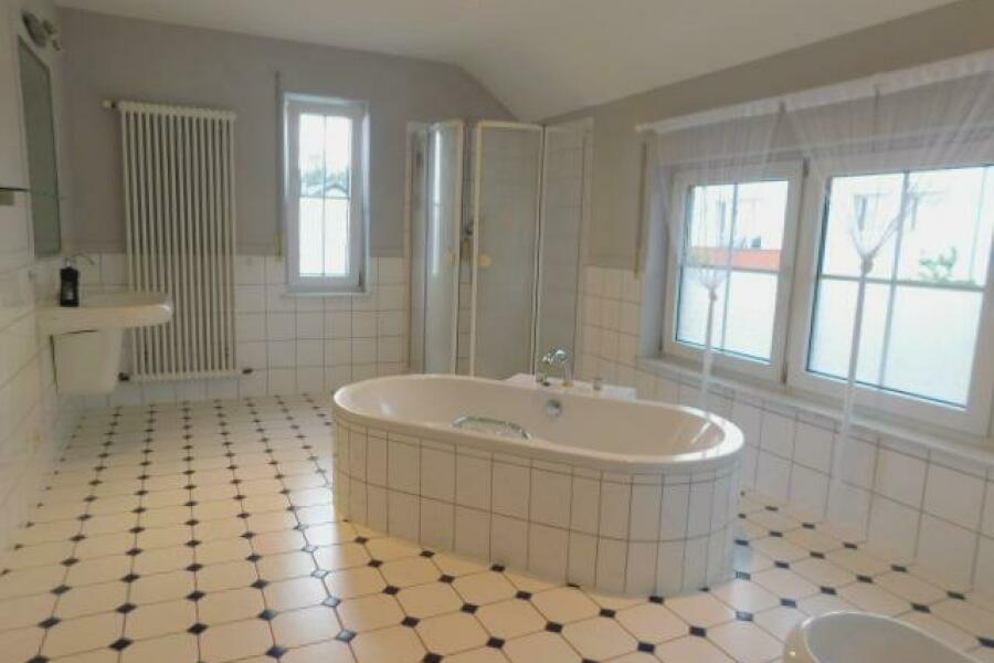 EB17 Bad Elternschlafzimmer