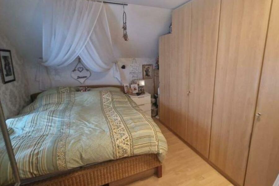 016 Wohnhaus Schlafzimmer