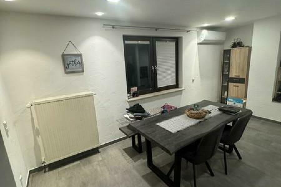 35 Eßbereich vor der Küche