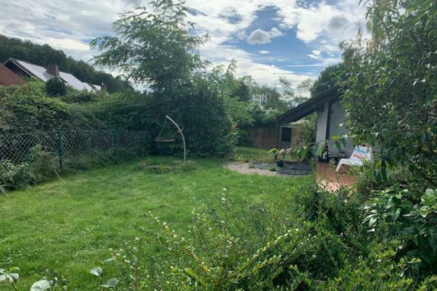 11 Garten mit Terrasse und Hundezwinger