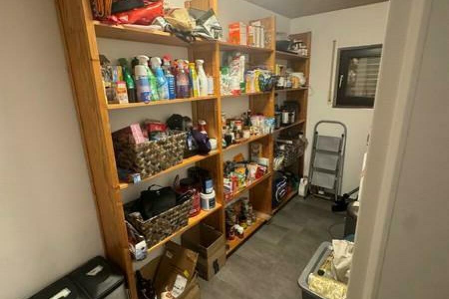 33 Pantry zur Küche