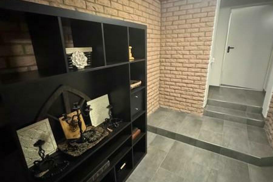 98 ELW Wohnbereich und Innenzugang zum Haus