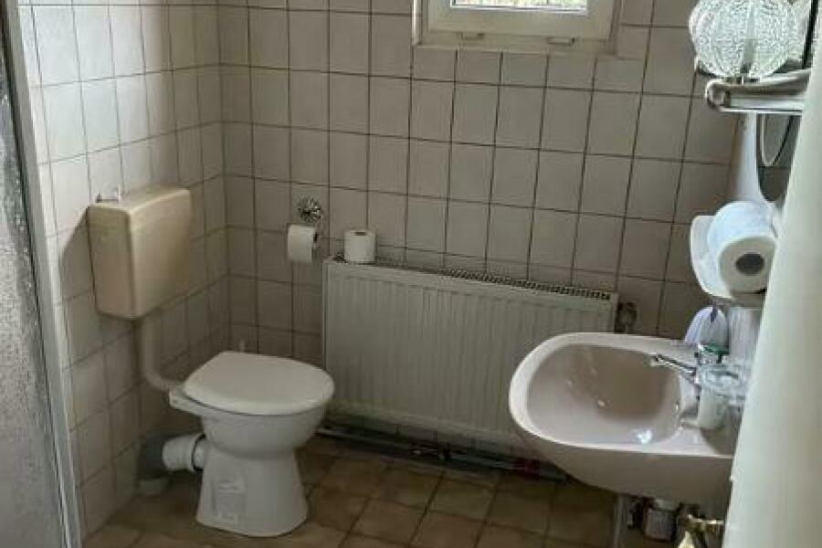 6 EG Einliegerwohnung Bad